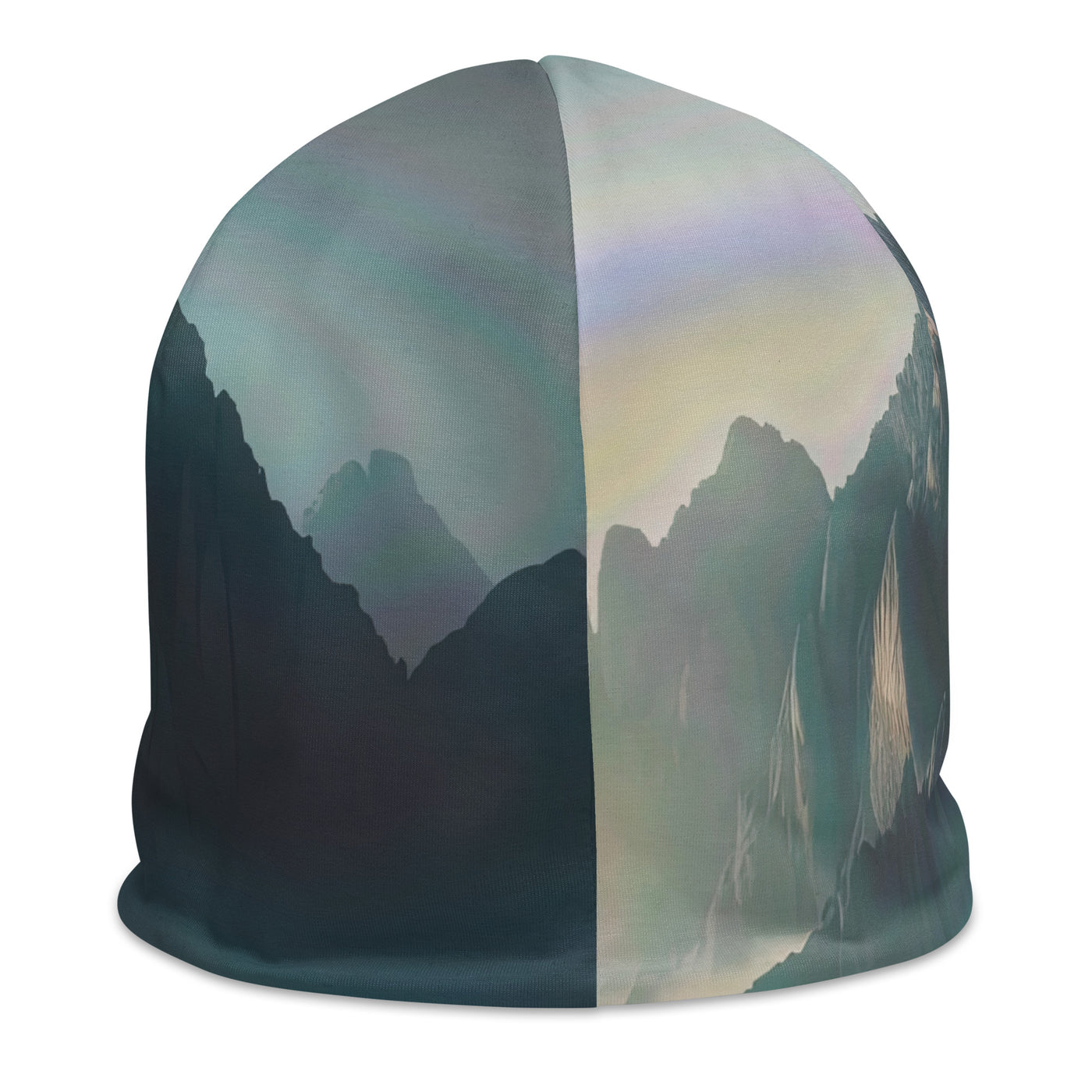 Foto eines nebligen Alpenmorgens, scharfe Gipfel ragen aus dem Nebel - Beanie (All-Over Print) berge xxx yyy zzz