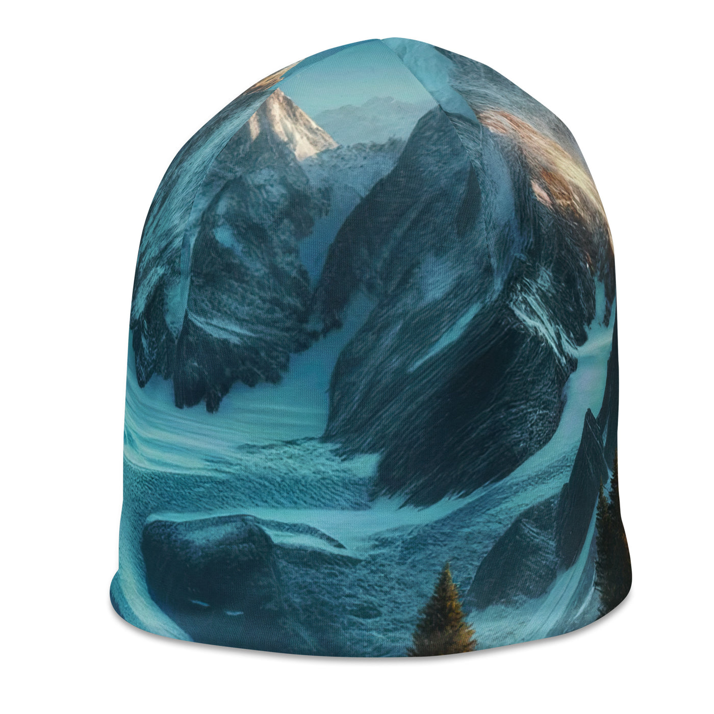 Stille Alpenmajestätik: Digitale Kunst mit Schnee und Bergsee-Spiegelung - Beanie (All-Over Print) berge xxx yyy zzz