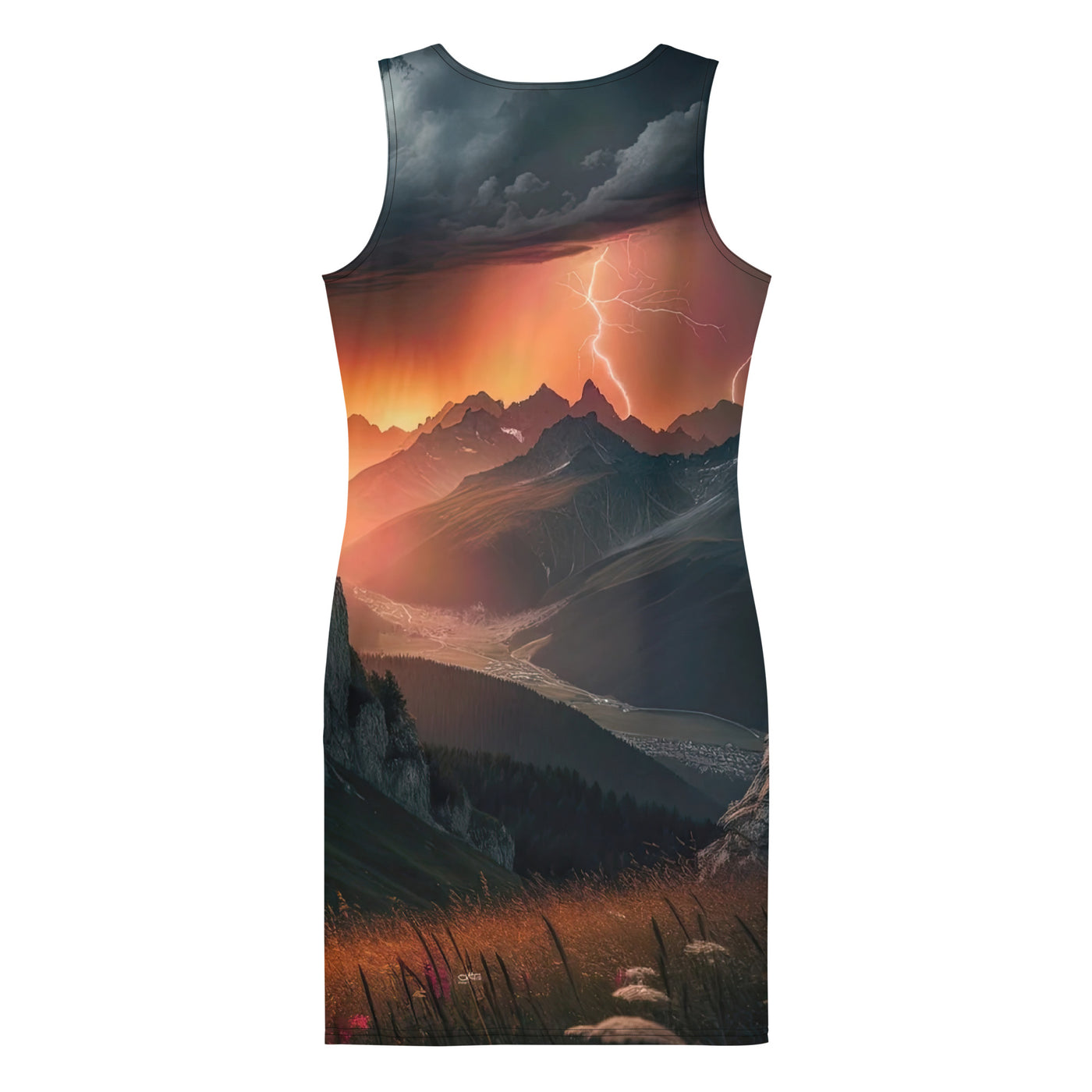 Foto einer Alpenburg bei stürmischem Sonnenuntergang, dramatische Wolken und Sonnenstrahlen - Langes Damen Kleid (All-Over Print) berge xxx yyy zzz