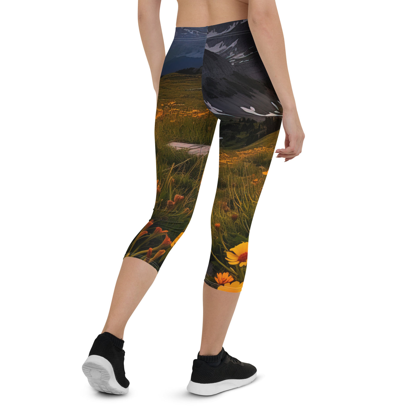 Gebirge, Sonnenblumen und Sonnenaufgang - Capri Leggings (All-Over Print) berge xxx