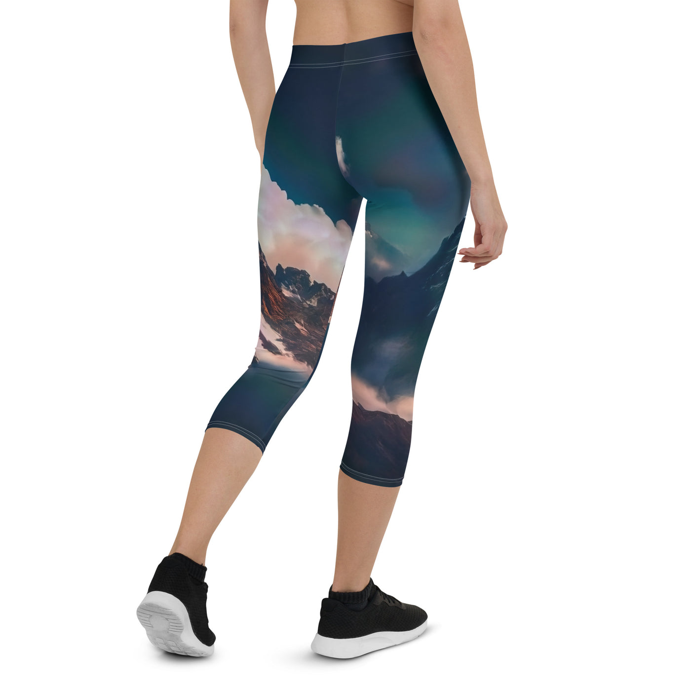 Berge und Nebel - Capri Leggings (All-Over Print) berge xxx