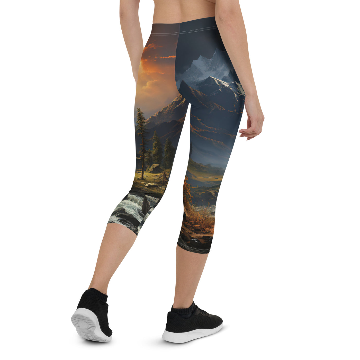 Berge, Sonne, steiniger Bach und Wolken - Epische Stimmung - Capri Leggings (All-Over Print) berge xxx