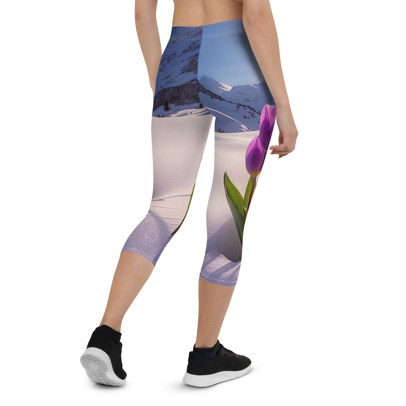 Tulpen im Schnee und in den Bergen - Blumen im Winter - Capri Leggings (All-Over Print) berge xxx