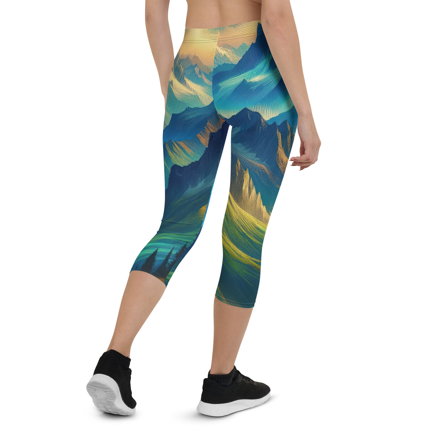 Atemberaubende alpine Komposition mit majestätischen Gipfeln und Tälern - Capri Leggings (All-Over Print) berge xxx yyy zzz