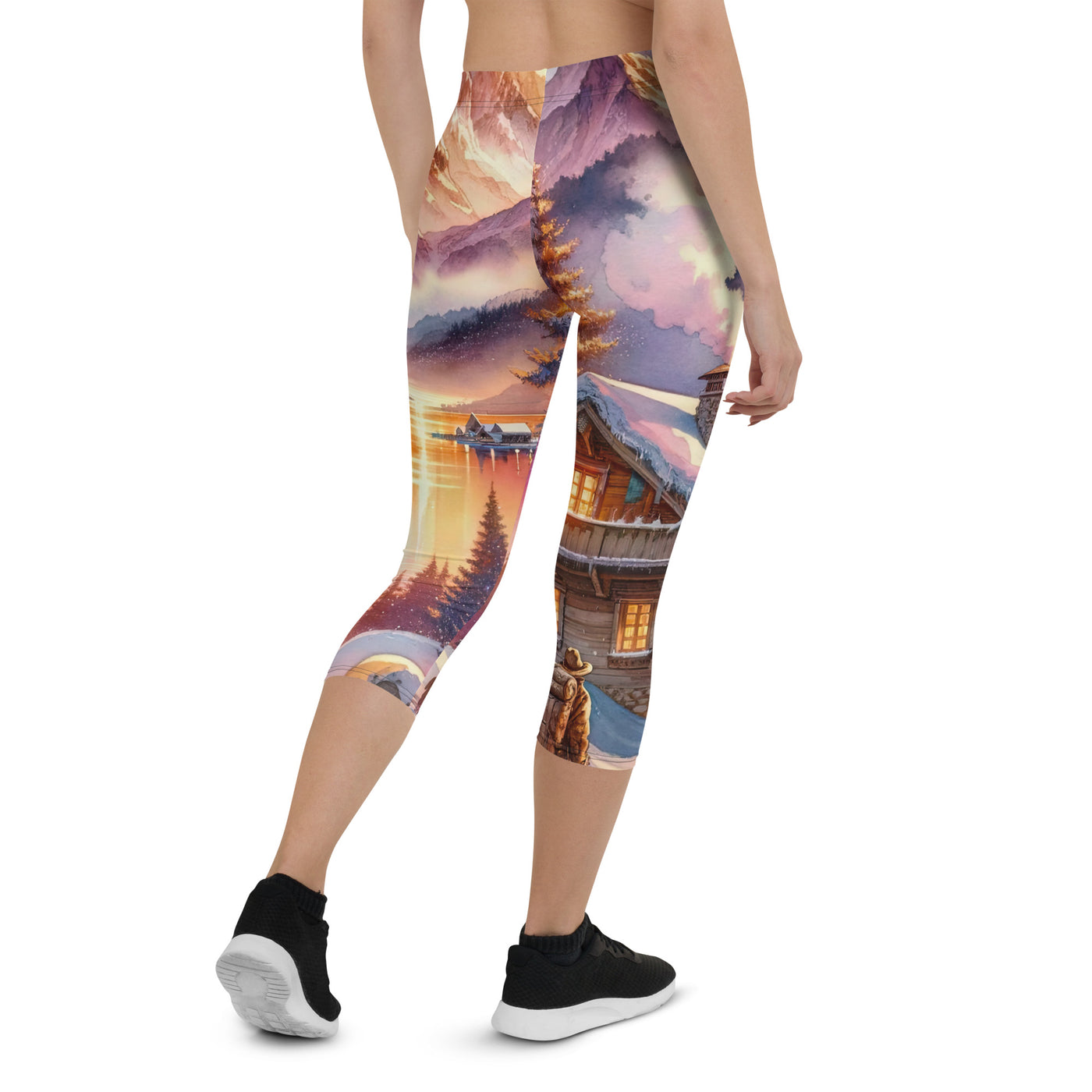 Aquarell eines Alpenpanoramas mit Wanderern bei Sonnenuntergang in Rosa und Gold - Capri Leggings (All-Over Print) wandern xxx yyy zzz