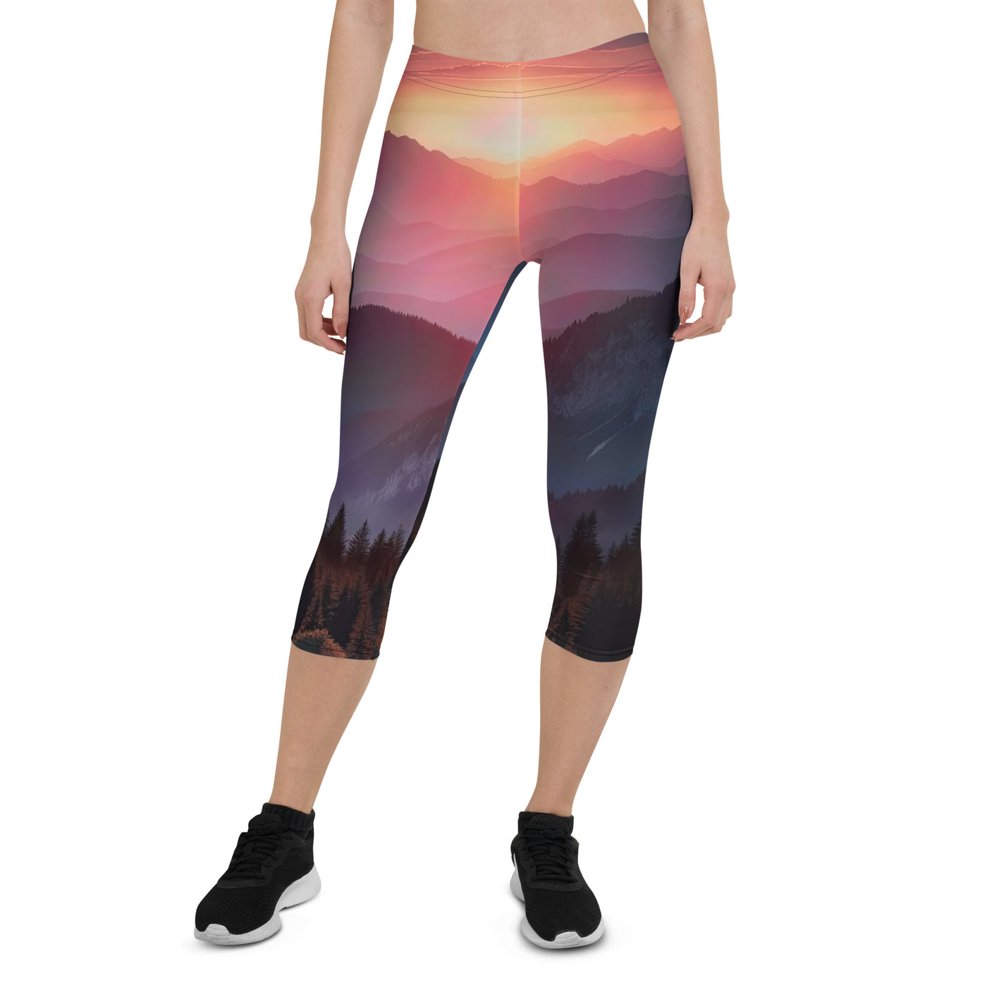 Foto der Alpenwildnis beim Sonnenuntergang, Himmel in warmen Orange-Tönen - Capri Leggings (All-Over Print) berge xxx yyy zzz XL