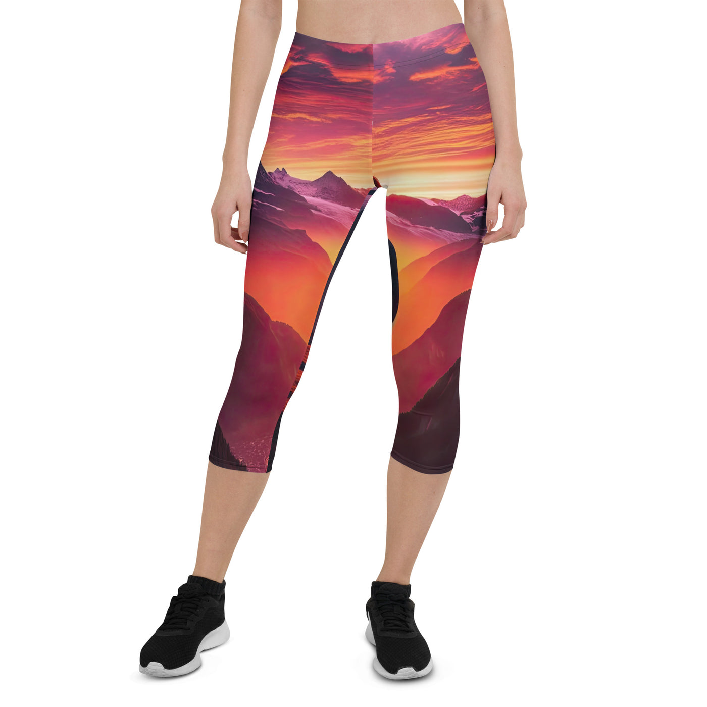 Foto der Schweizer Alpen im Sonnenuntergang, Himmel in surreal glänzenden Farbtönen - Capri Leggings (All-Over Print) wandern xxx yyy zzz XL