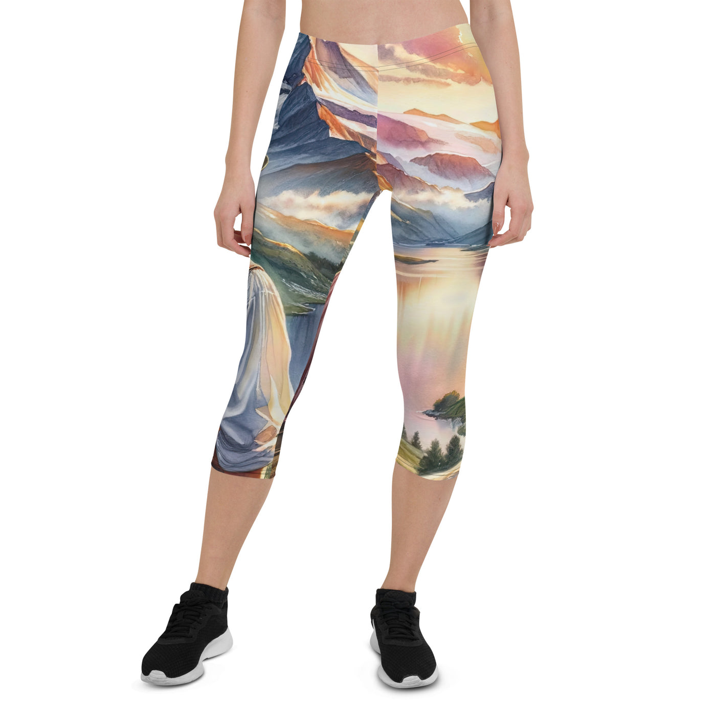 Aquarell einer Berglandschaft in der goldenen Stunde mit österreichischem Wanderer - Capri Leggings (All-Over Print) wandern xxx yyy zzz XL