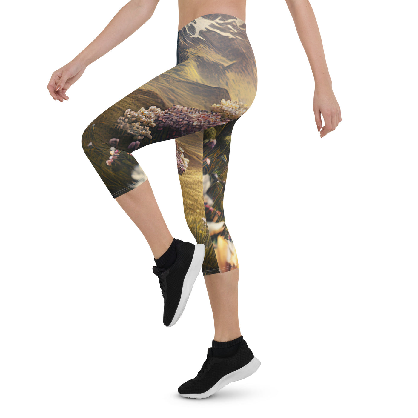 Epischer Berg, steiniger Weg und Blumen - Realistische Malerei - Capri Leggings (All-Over Print) berge xxx