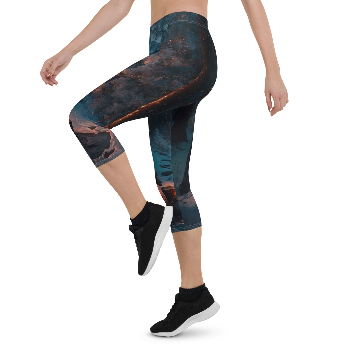 Lagerfeuer beim Camping - Wald mit Schneebedeckten Bäumen - Malerei - Capri Leggings (All-Over Print) camping xxx