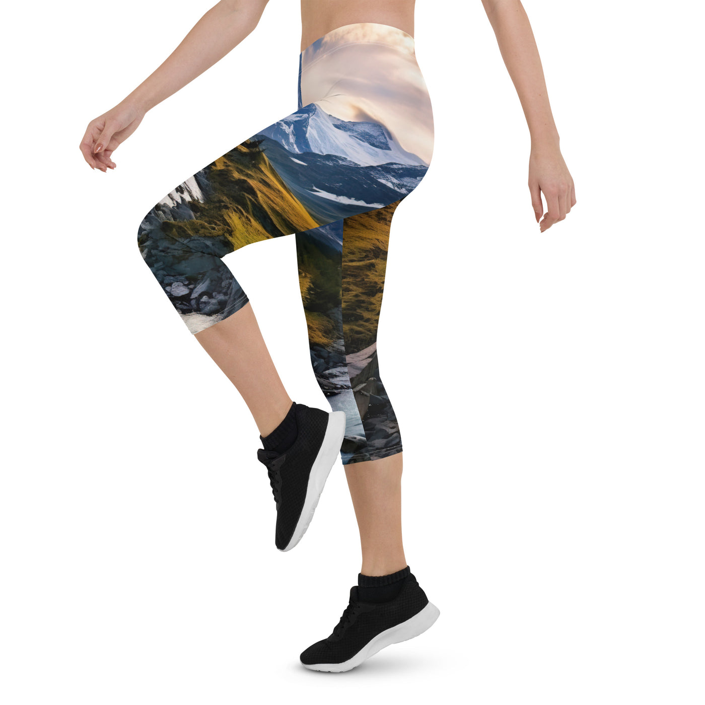 Berge und steiniger Bach - Epische Stimmung - Capri Leggings (All-Over Print) berge xxx