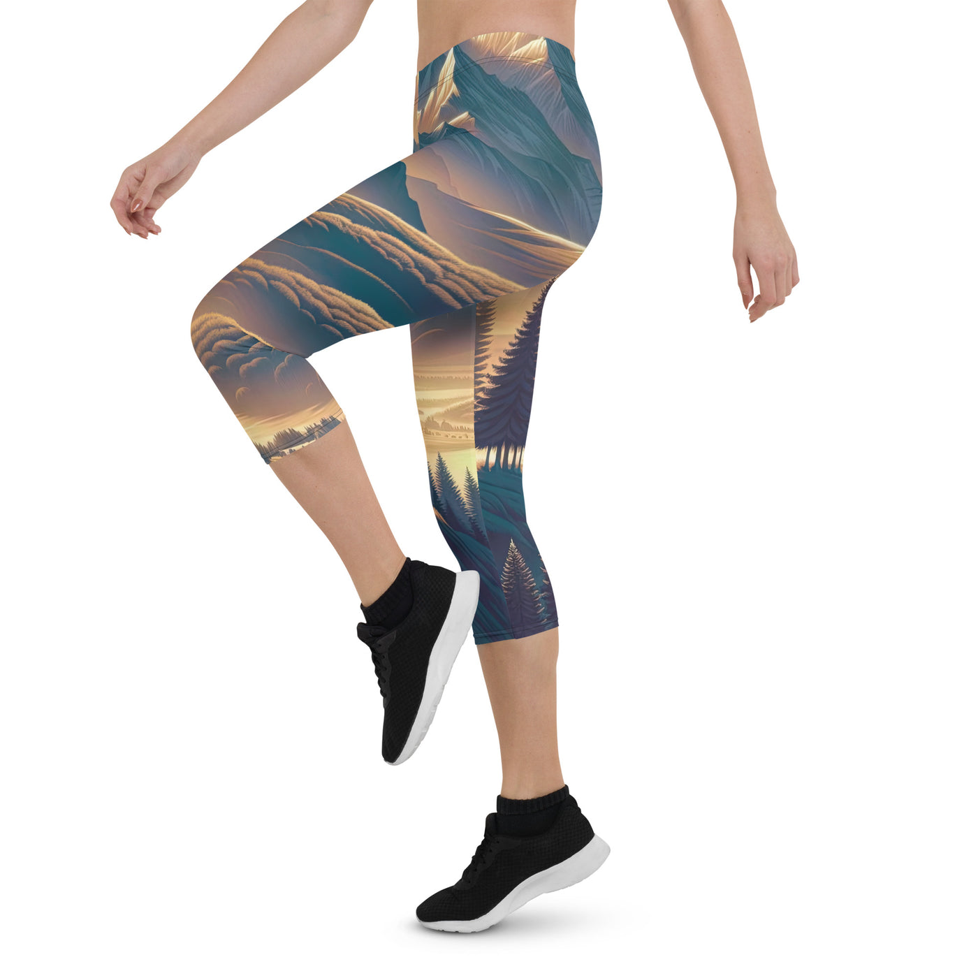 Alpen-Morgendämmerung, erste Sonnenstrahlen auf Schneegipfeln - Capri Leggings (All-Over Print) berge xxx yyy zzz