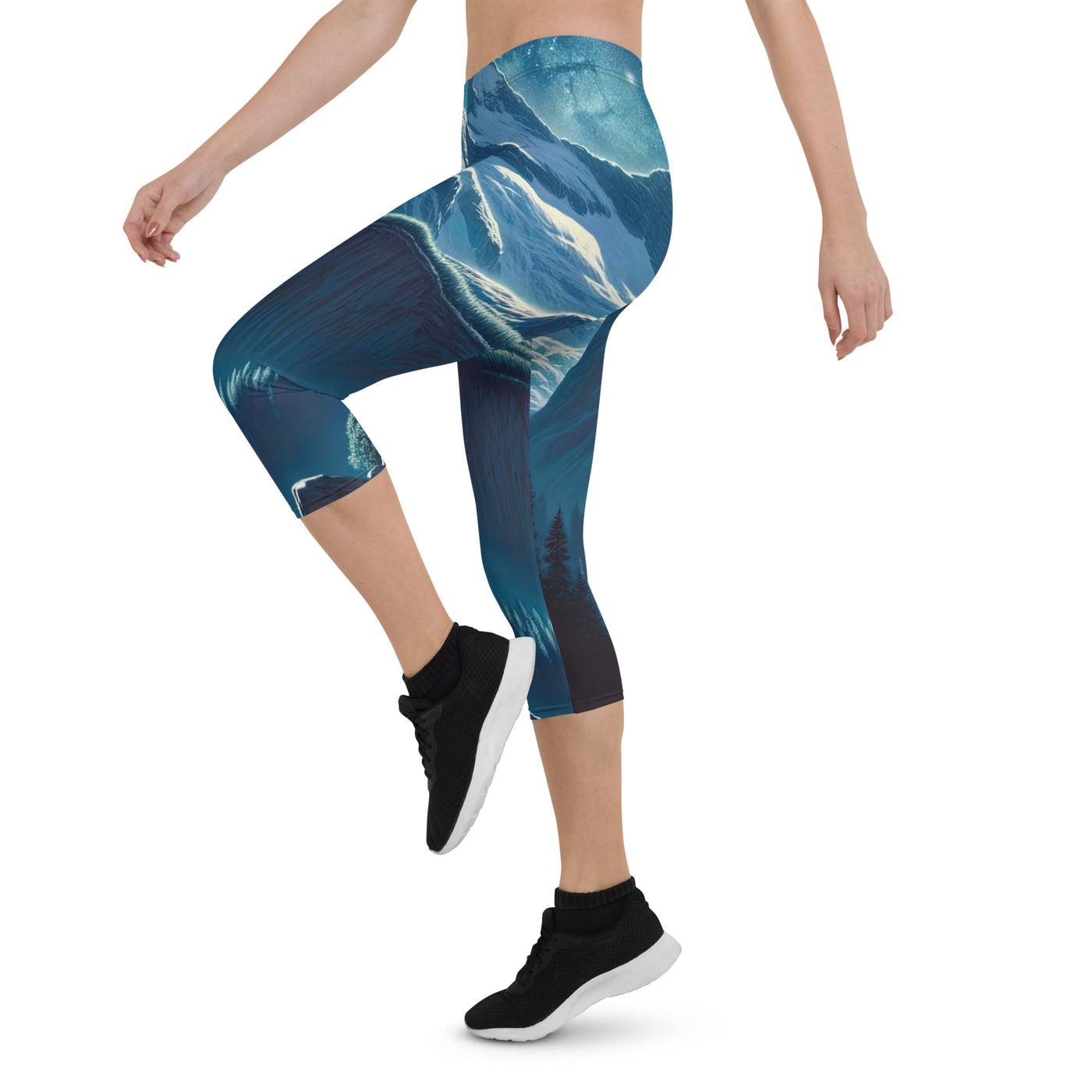 Legendäre Alpennacht, Mondlicht-Berge unter Sternenhimmel - Capri Leggings (All-Over Print) berge xxx yyy zzz