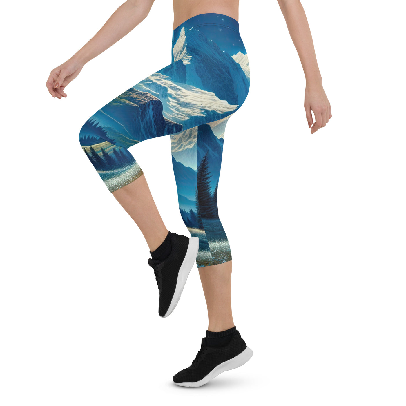 Klare frühlingshafte Alpennacht mit Blumen und Vollmond über Schneegipfeln - Capri Leggings (All-Over Print) berge xxx yyy zzz