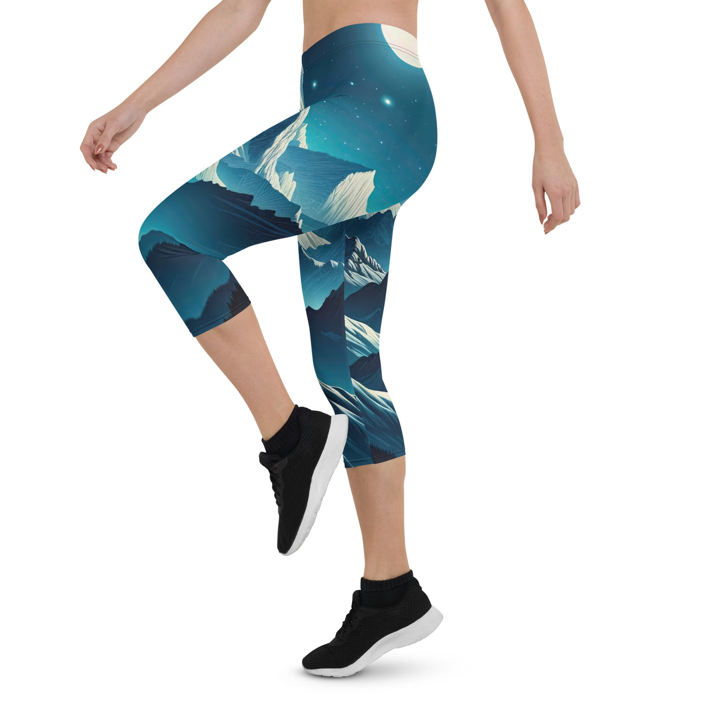 Sternenklare Nacht über den Alpen, Vollmondschein auf Schneegipfeln - Capri Leggings (All-Over Print) berge xxx yyy zzz