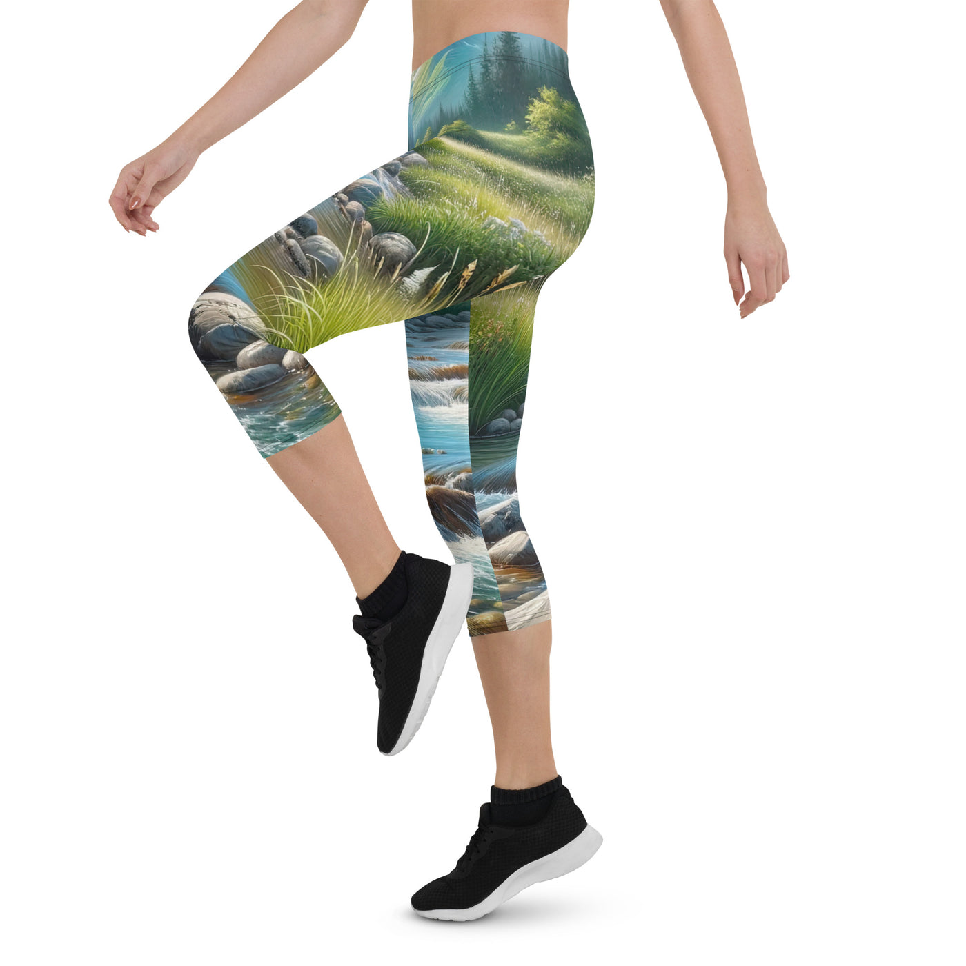 Sanfter Gebirgsbach in Ölgemälde, klares Wasser über glatten Felsen - Capri Leggings (All-Over Print) berge xxx yyy zzz