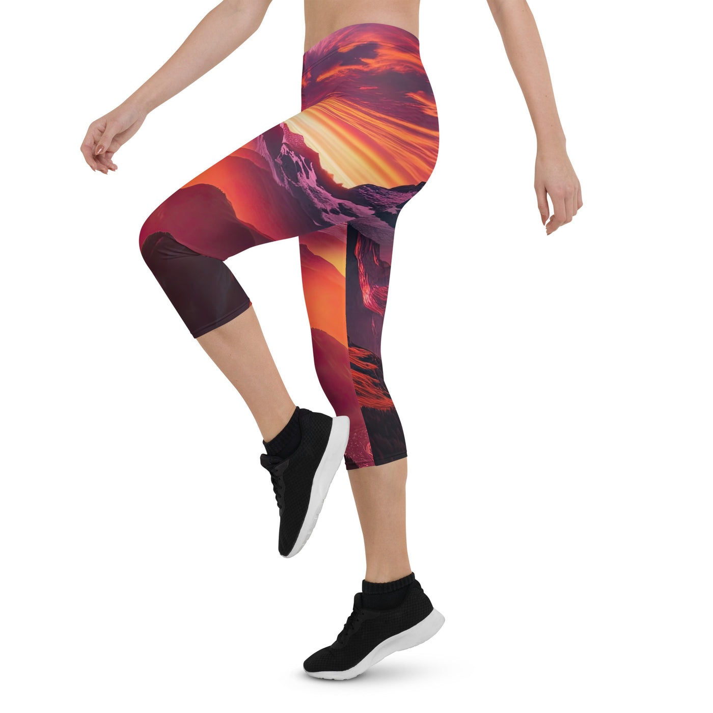 Foto der Schweizer Alpen im Sonnenuntergang, Himmel in surreal glänzenden Farbtönen - Capri Leggings (All-Over Print) wandern xxx yyy zzz