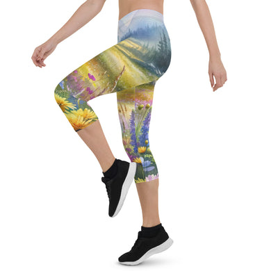 Aquarell einer Almwiese in Ruhe, Wildblumenteppich in Gelb, Lila, Rosa - Capri Leggings (All-Over Print) berge xxx yyy zzz