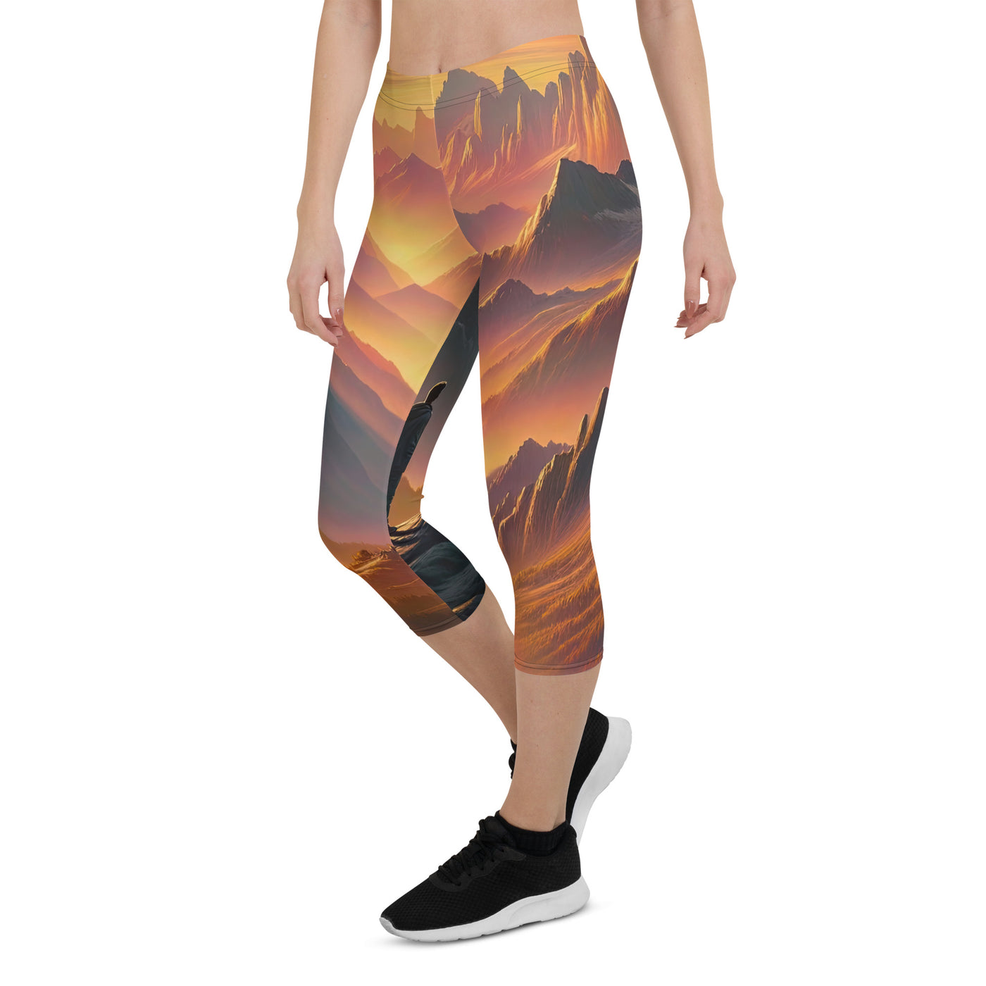 Ölgemälde der Alpen in der goldenen Stunde mit Wanderer, Orange-Rosa Bergpanorama - Capri Leggings (All-Over Print) wandern xxx yyy zzz