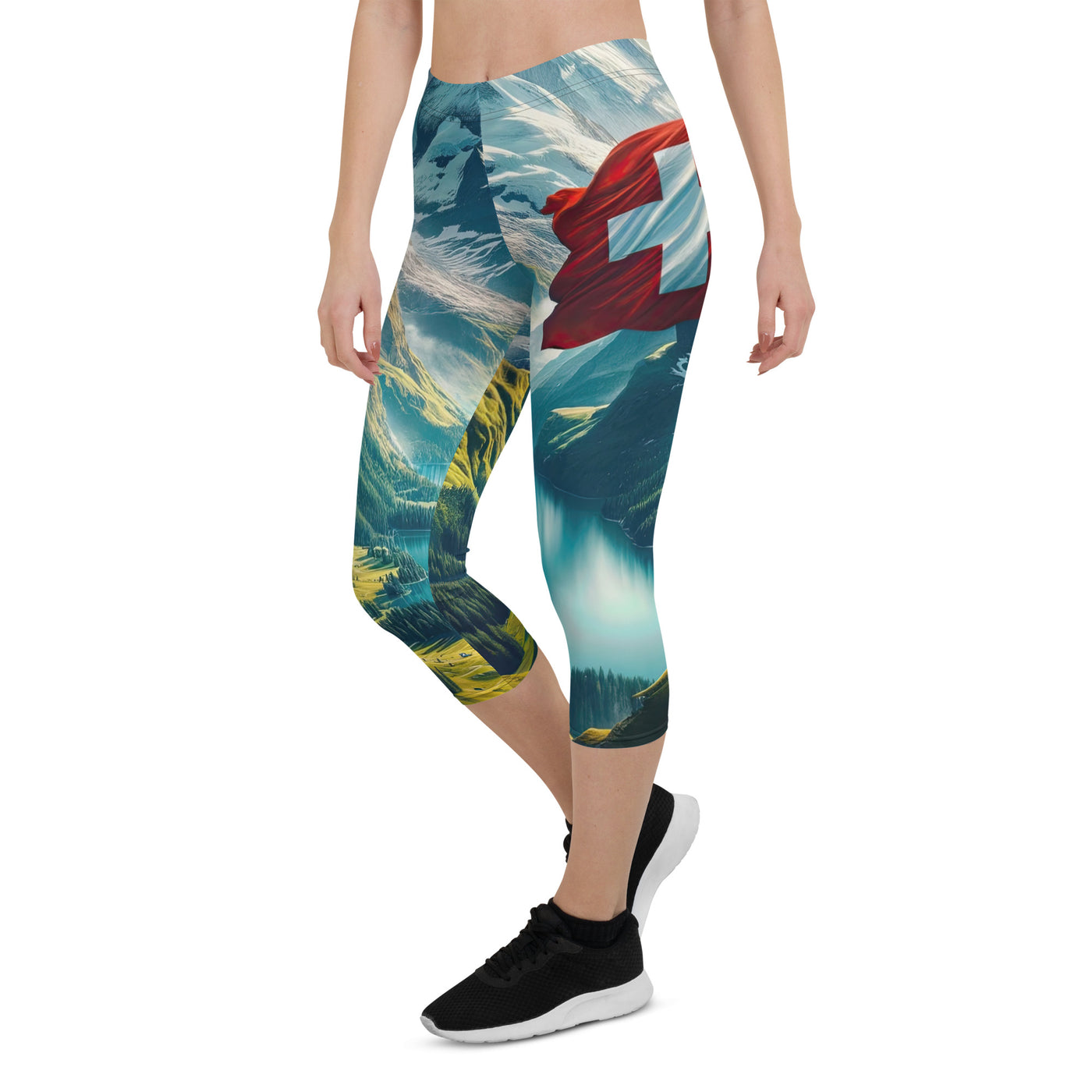 Ultraepische, fotorealistische Darstellung der Schweizer Alpenlandschaft mit Schweizer Flagge - Capri Leggings (All-Over Print) berge xxx yyy zzz