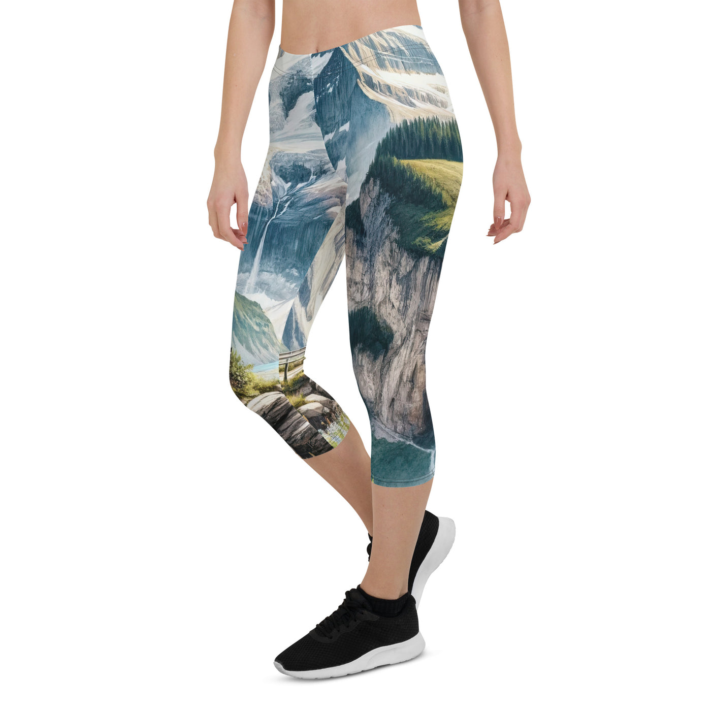 Aquarell-Panoramablick der Alpen mit schneebedeckten Gipfeln, Wasserfällen und Wanderern - Capri Leggings (All-Over Print) wandern xxx yyy zzz