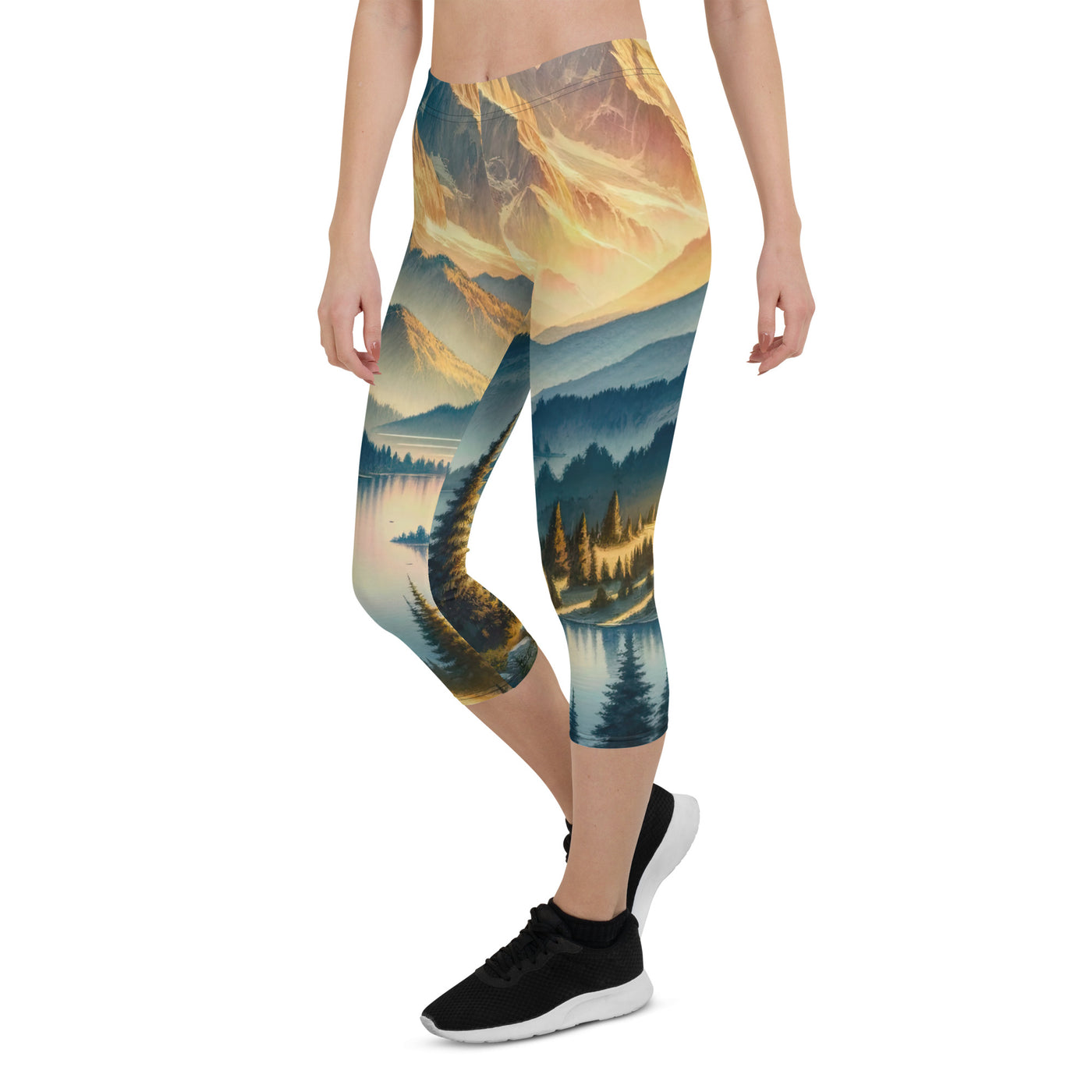 Aquarell der Alpenpracht bei Sonnenuntergang, Berge im goldenen Licht - Capri Leggings (All-Over Print) berge xxx yyy zzz