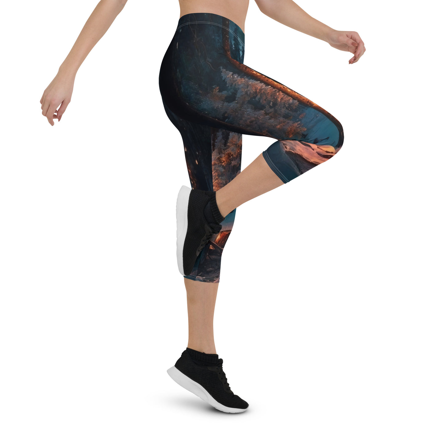 Lagerfeuer beim Camping - Wald mit Schneebedeckten Bäumen - Malerei - Capri Leggings (All-Over Print) camping xxx