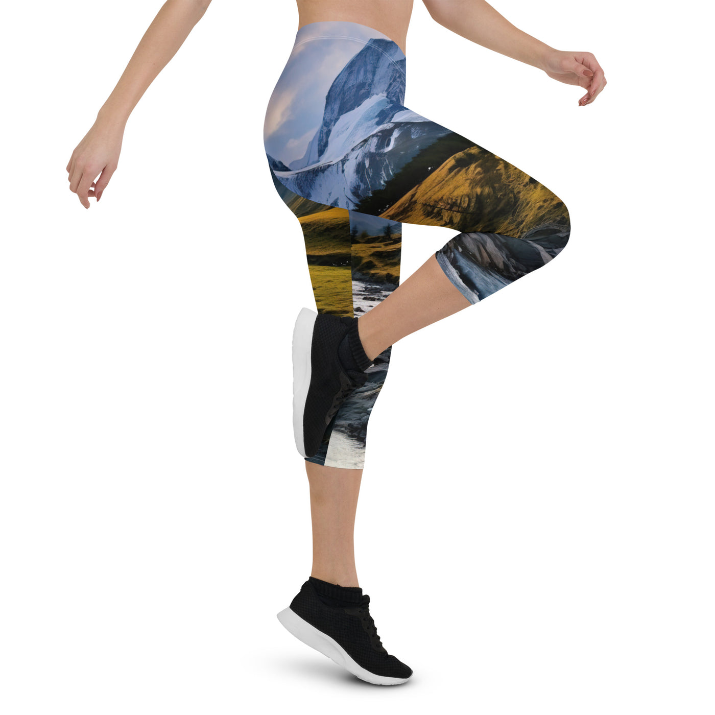 Berge und steiniger Bach - Epische Stimmung - Capri Leggings (All-Over Print) berge xxx