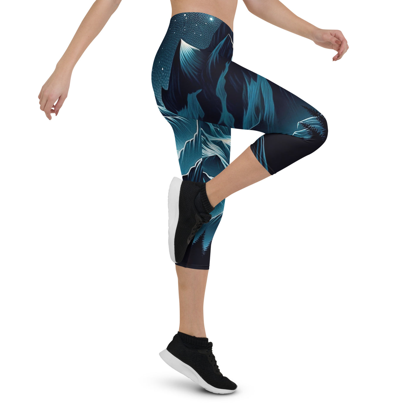 Alpennacht mit Zelt: Mondglanz auf Gipfeln und Tälern, sternenklarer Himmel - Capri Leggings (All-Over Print) berge xxx yyy zzz