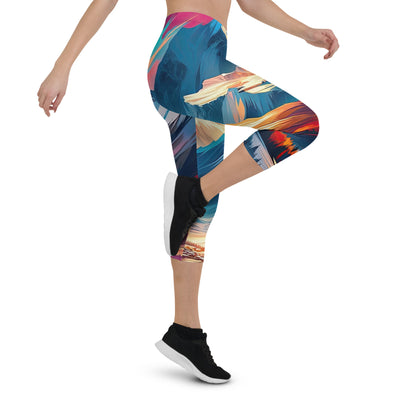 Moderne geometrische Alpen Kunst: Warmer Sonnenuntergangs Schein auf Schneegipfeln - Capri Leggings (All-Over Print) berge xxx yyy zzz