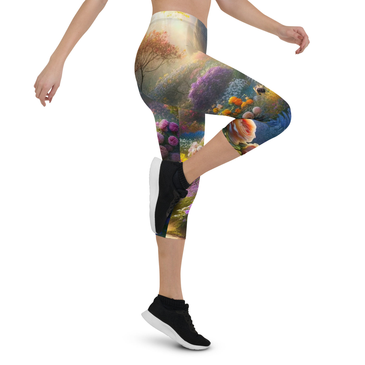 Foto einer Gartenszene im Frühling mit Weg durch blühende Rosen und Veilchen - Capri Leggings (All-Over Print) camping xxx yyy zzz