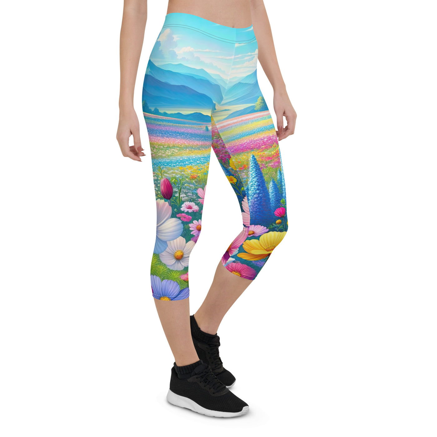 Weitläufiges Blumenfeld unter himmelblauem Himmel, leuchtende Flora - Capri Leggings (All-Over Print) camping xxx yyy zzz