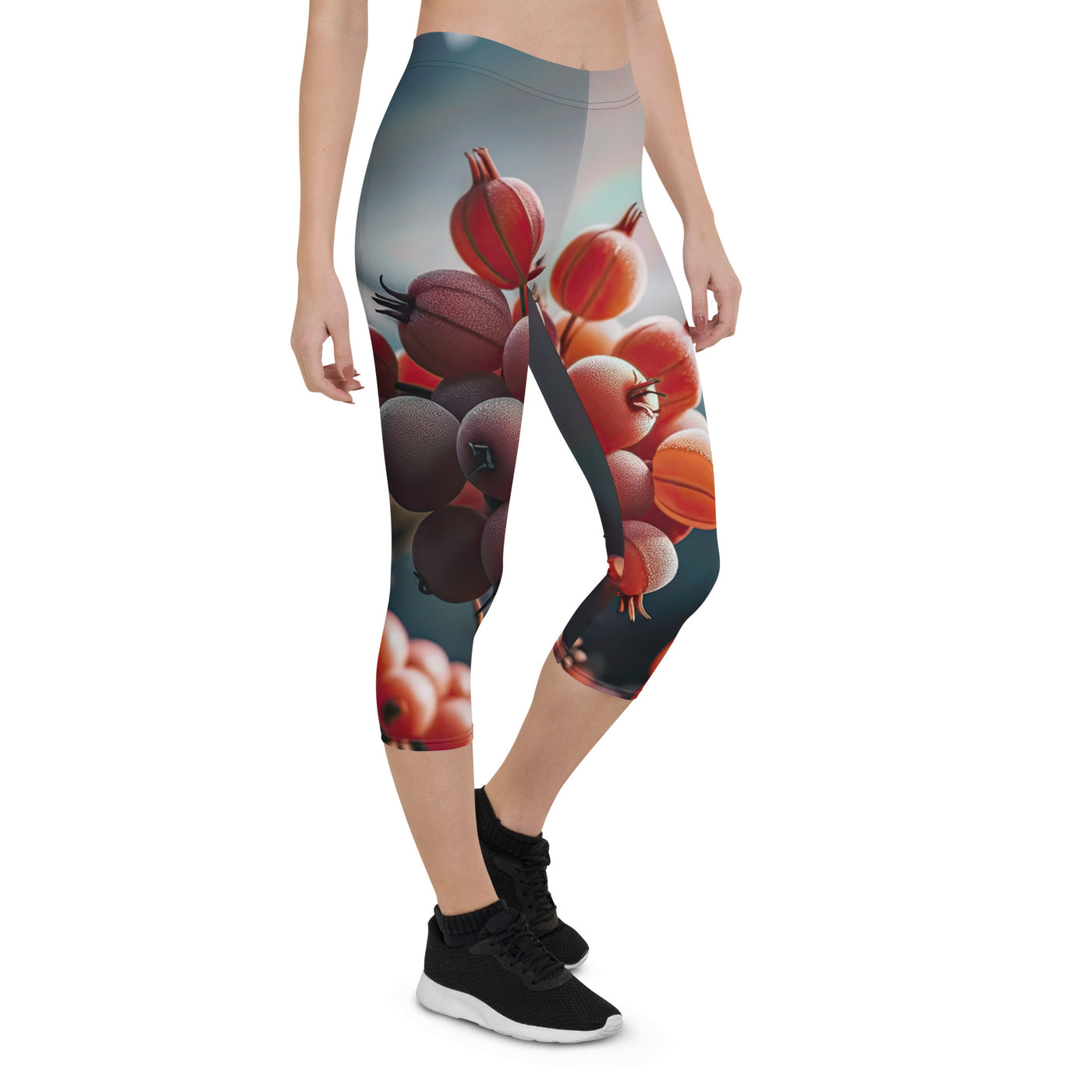 Foto einer Gruppe von Alpenbeeren mit kräftigen Farben und detaillierten Texturen - Capri Leggings (All-Over Print) berge xxx yyy zzz