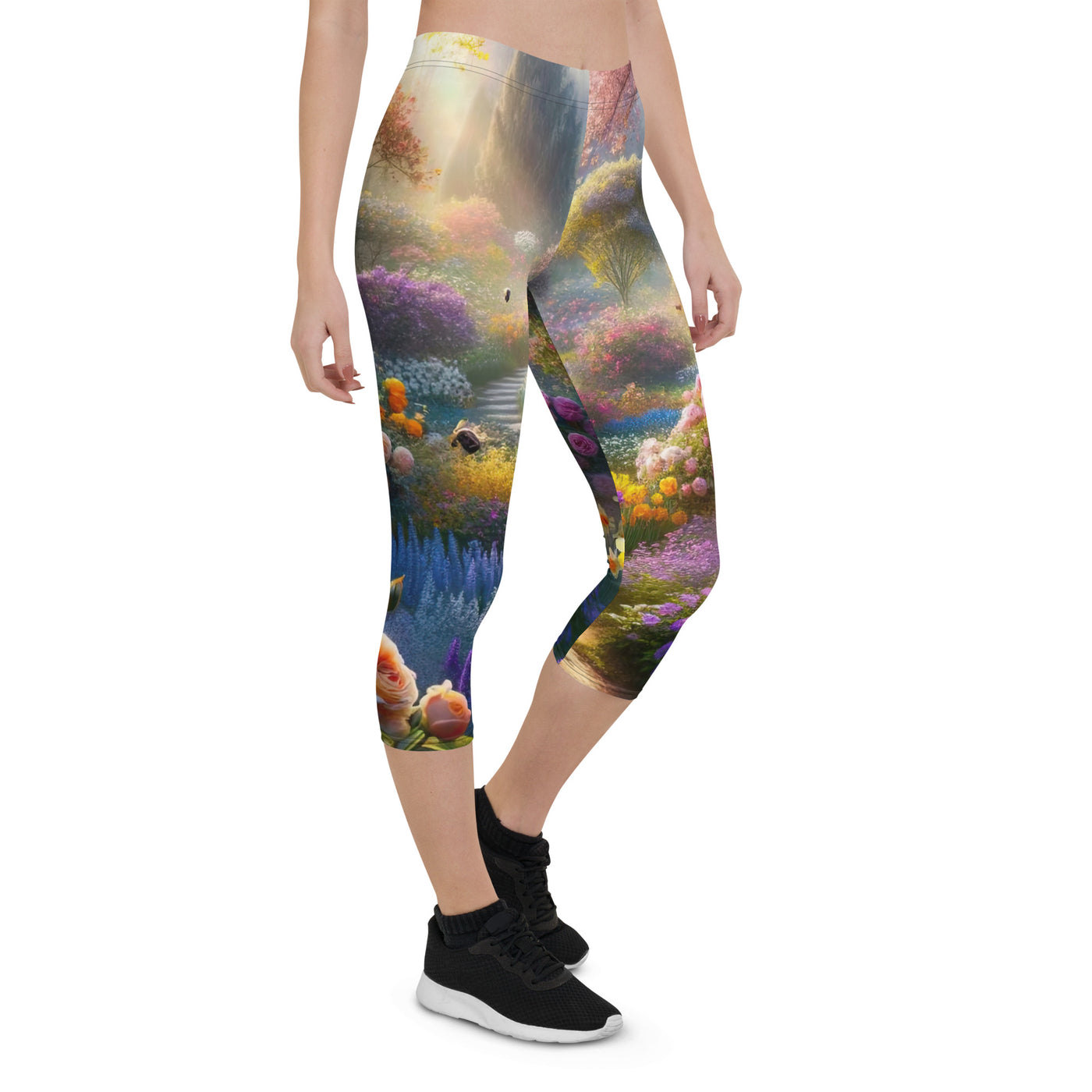 Foto einer Gartenszene im Frühling mit Weg durch blühende Rosen und Veilchen - Capri Leggings (All-Over Print) camping xxx yyy zzz