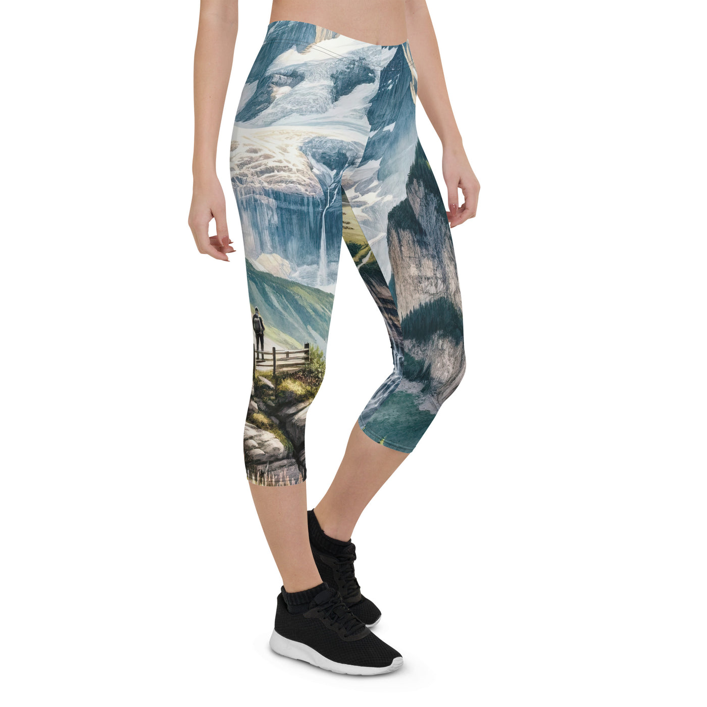 Aquarell-Panoramablick der Alpen mit schneebedeckten Gipfeln, Wasserfällen und Wanderern - Capri Leggings (All-Over Print) wandern xxx yyy zzz