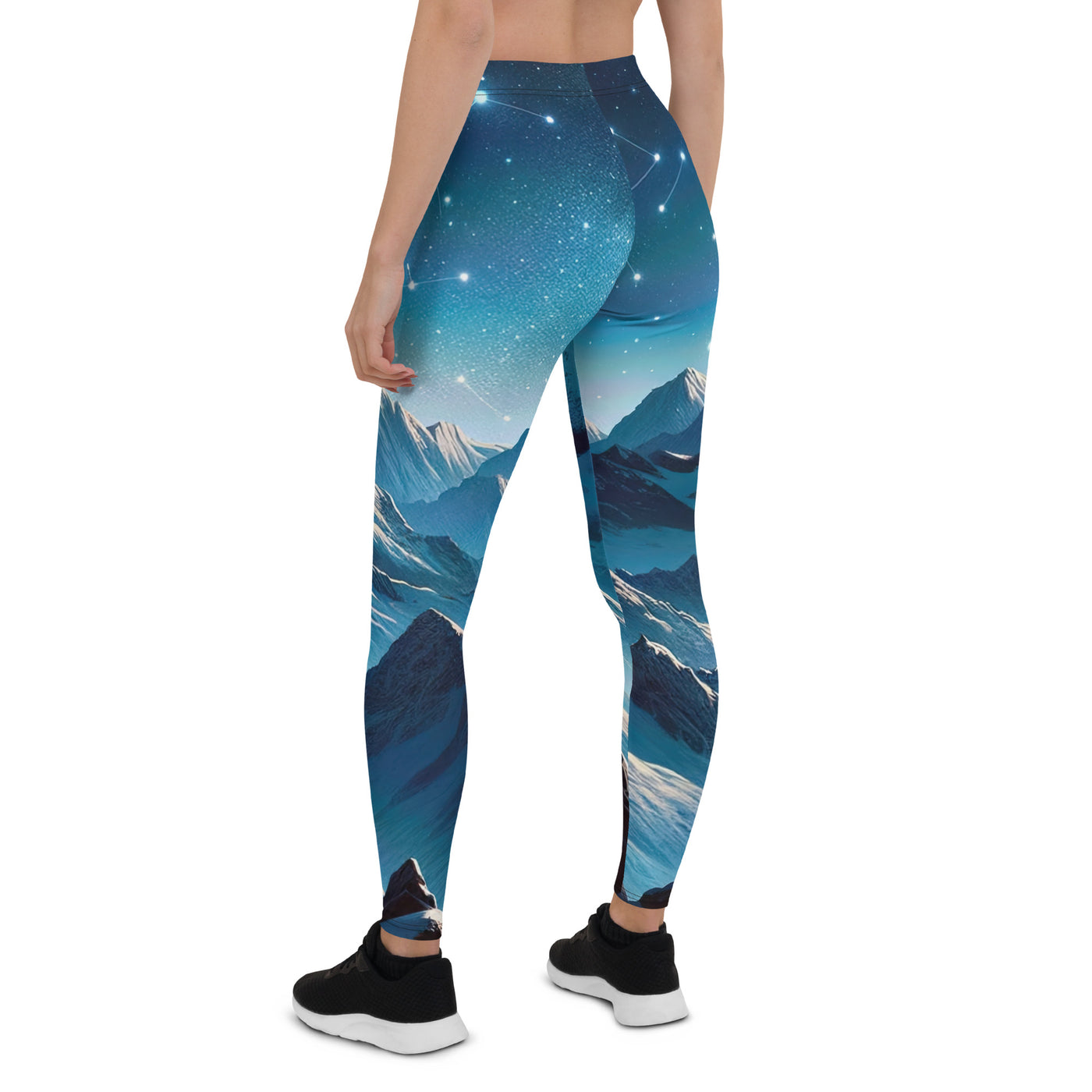 Alpenwinternacht: Digitale Kunst mit Wanderern in Bergen und Sternenhimmel - Leggings (All-Over Print) wandern xxx yyy zzz