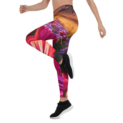 Wünderschöne Blumen und Berge im Hintergrund - Leggings (All-Over Print) berge xxx