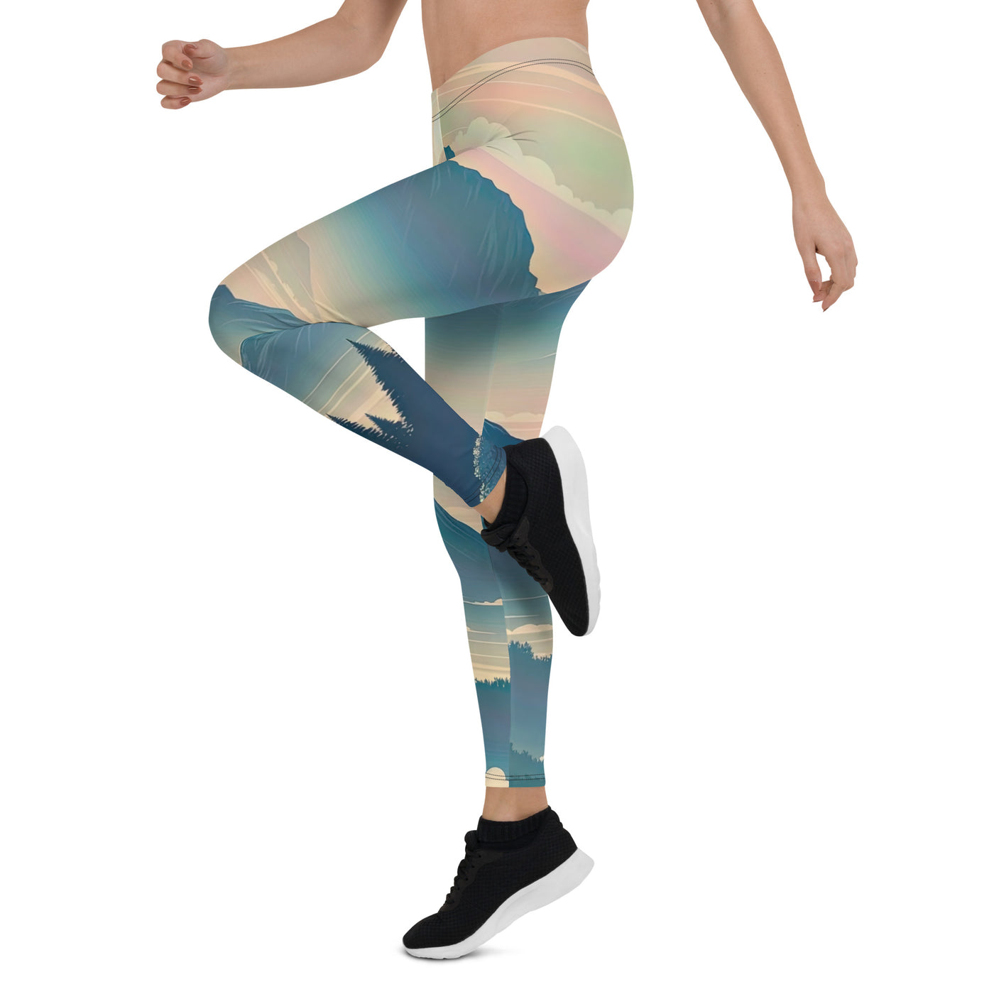 Bergszene bei Morgendämmerung, erste Sonnenstrahlen auf Bergrücken - Leggings (All-Over Print) berge xxx yyy zzz