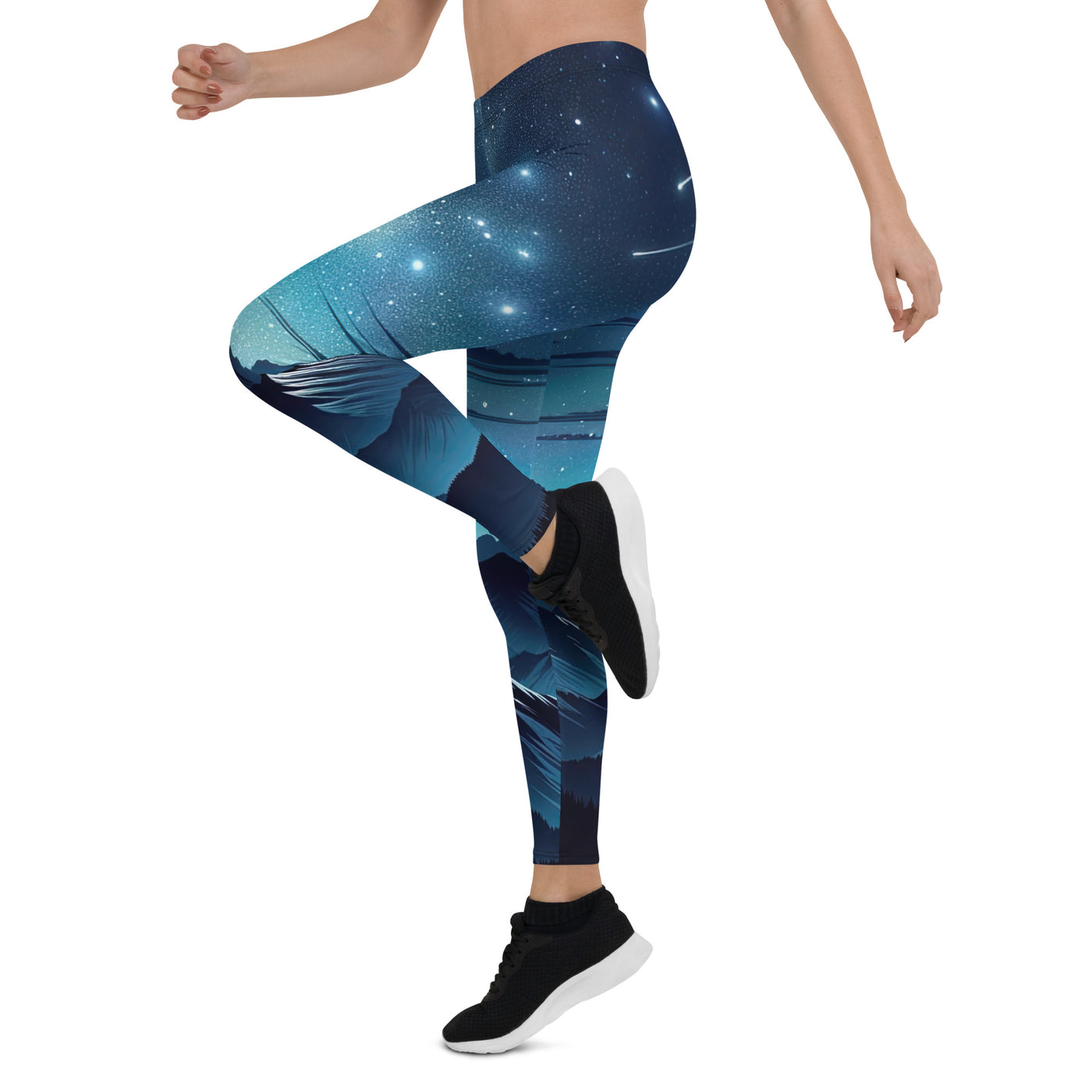 Alpen unter Sternenhimmel mit glitzernden Sternen und Meteoren - Leggings (All-Over Print) berge xxx yyy zzz