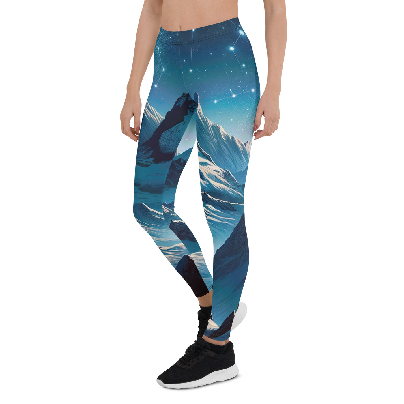 Alpenwinternacht: Digitale Kunst mit Wanderern in Bergen und Sternenhimmel - Leggings (All-Over Print) wandern xxx yyy zzz