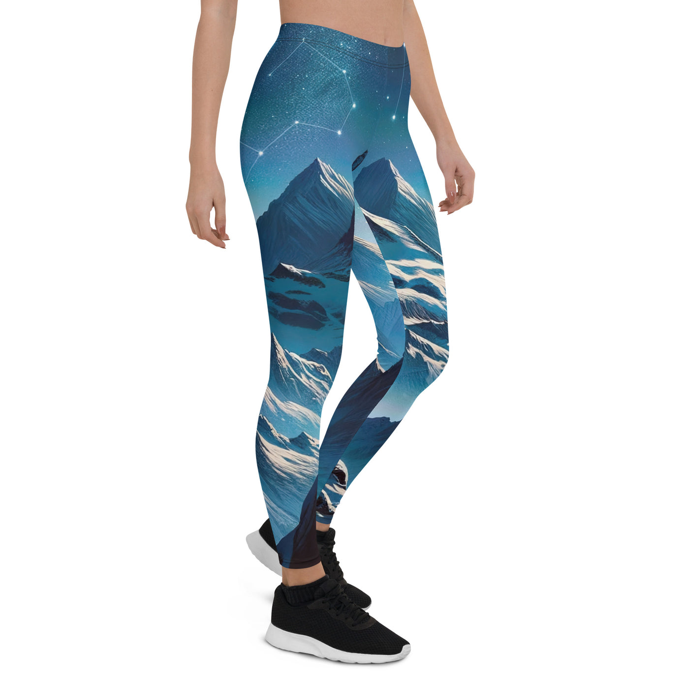 Alpenwinternacht: Digitale Kunst mit Wanderern in Bergen und Sternenhimmel - Leggings (All-Over Print) wandern xxx yyy zzz