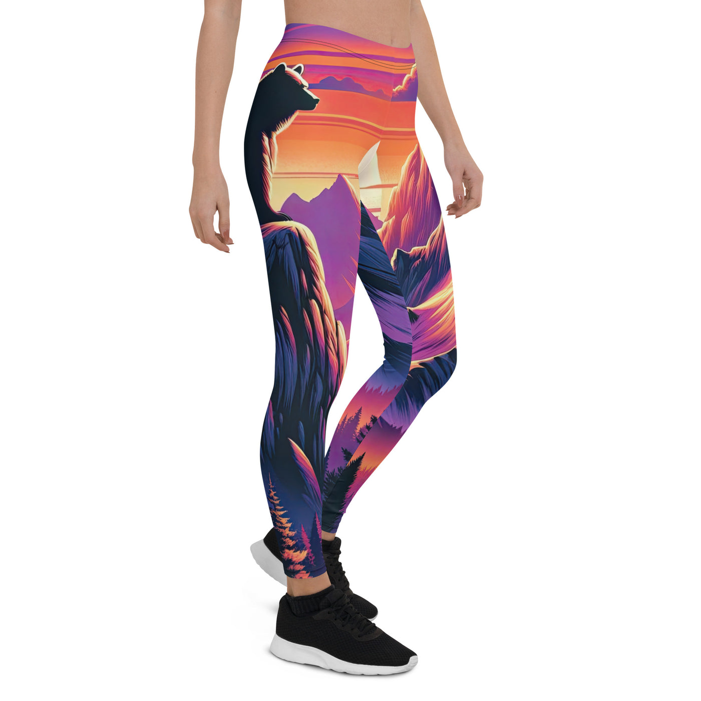 Alpen-Sonnenuntergang mit Bär auf Hügel, warmes Himmelsfarbenspiel - Leggings (All-Over Print) camping xxx yyy zzz