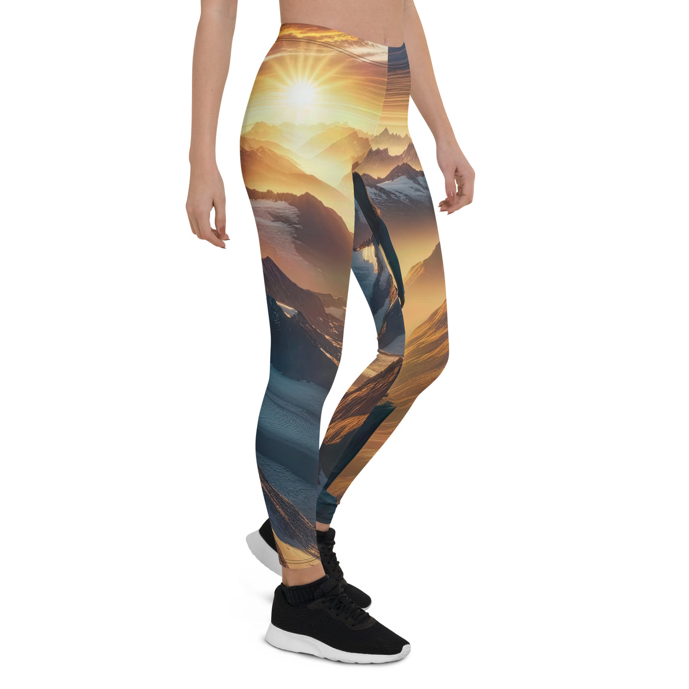 Fotorealistische Darstellung der Alpen bei Sonnenaufgang, Wanderin unter einem gold-purpurnen Himmel - Leggings (All-Over Print) wandern xxx yyy zzz