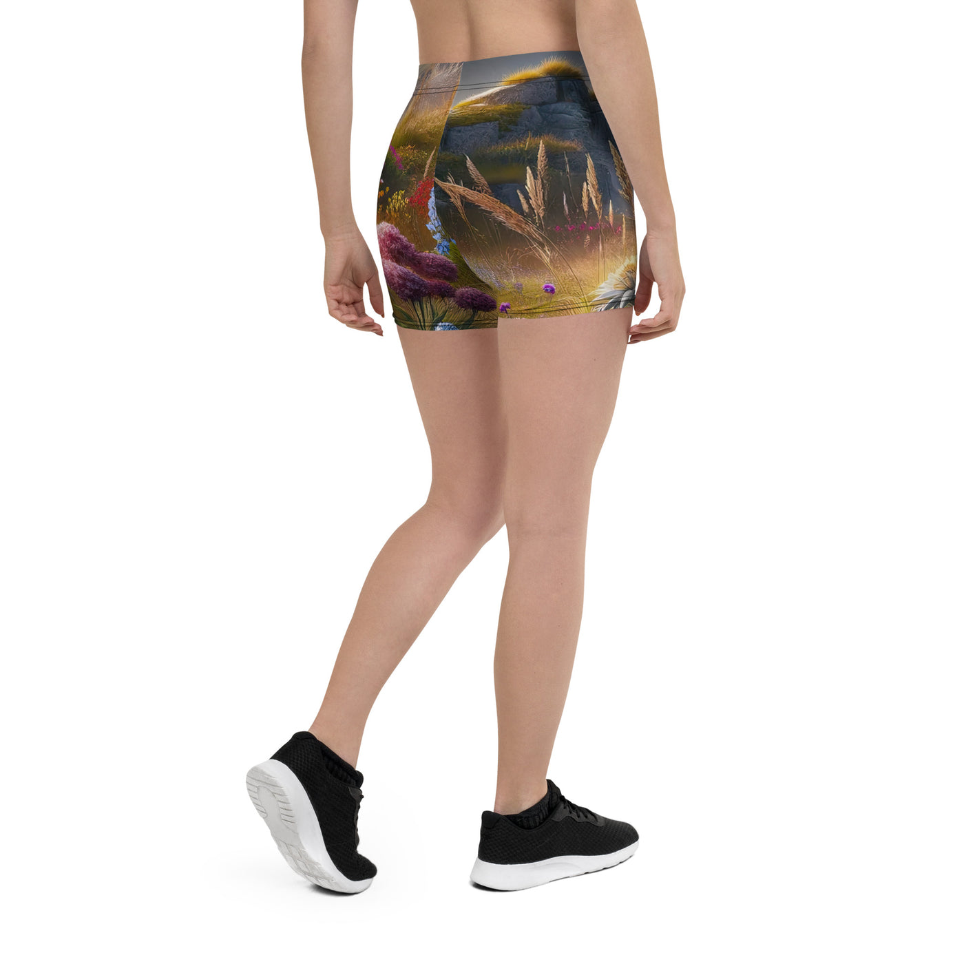 Alpine Flora: Digitales Kunstwerk mit lebendigen Blumen - Shorts (All-Over Print) berge xxx yyy zzz