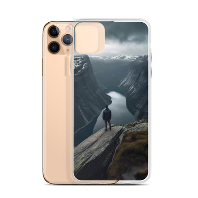 Mann auf Bergklippe - Norwegen - iPhone Schutzhülle (durchsichtig) berge xxx