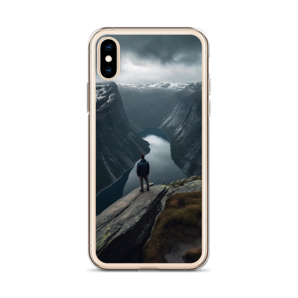 Mann auf Bergklippe - Norwegen - iPhone Schutzhülle (durchsichtig) berge xxx