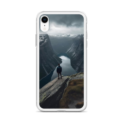 Mann auf Bergklippe - Norwegen - iPhone Schutzhülle (durchsichtig) berge xxx