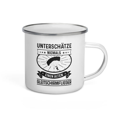 Unterschatze Niemals Einen Alten Gleitschirmflieger - Emaille Tasse berge Default Title