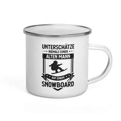 Unterschatze Niemals Einen Alten Mann Auf Einem Snowboard - Emaille Tasse snowboarden Default Title