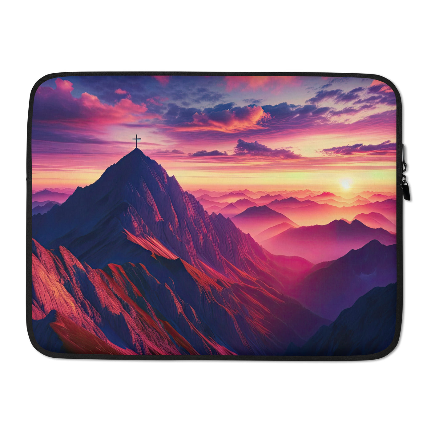 Dramatischer Alpen-Sonnenaufgang, Gipfelkreuz und warme Himmelsfarben - Laptophülle berge xxx yyy zzz 15″